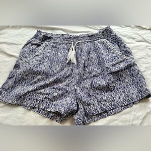 Briggs ladies shorts with drawstring waist! Size XL